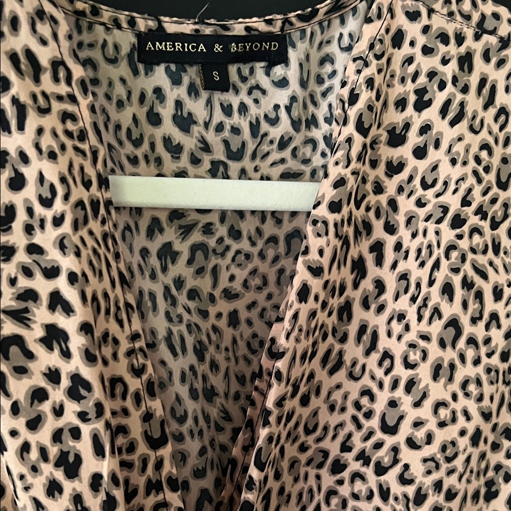 Chic Leopard Print High Low swim cover up or dress - Picture 2 of 6